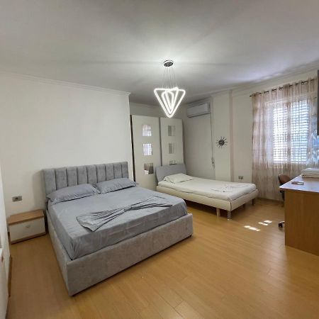 Albjona Guesthouse Tirana Buitenkant foto