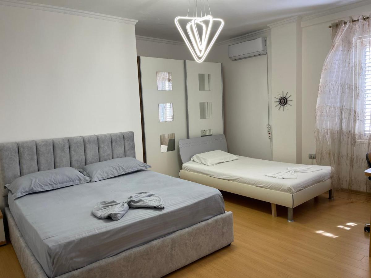 Albjona Guesthouse Tirana Buitenkant foto